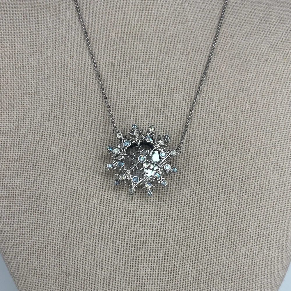 Origami Owl Silver-Tone Snowflake locked Necklace with Clear Crystals - Picture 3 of 6